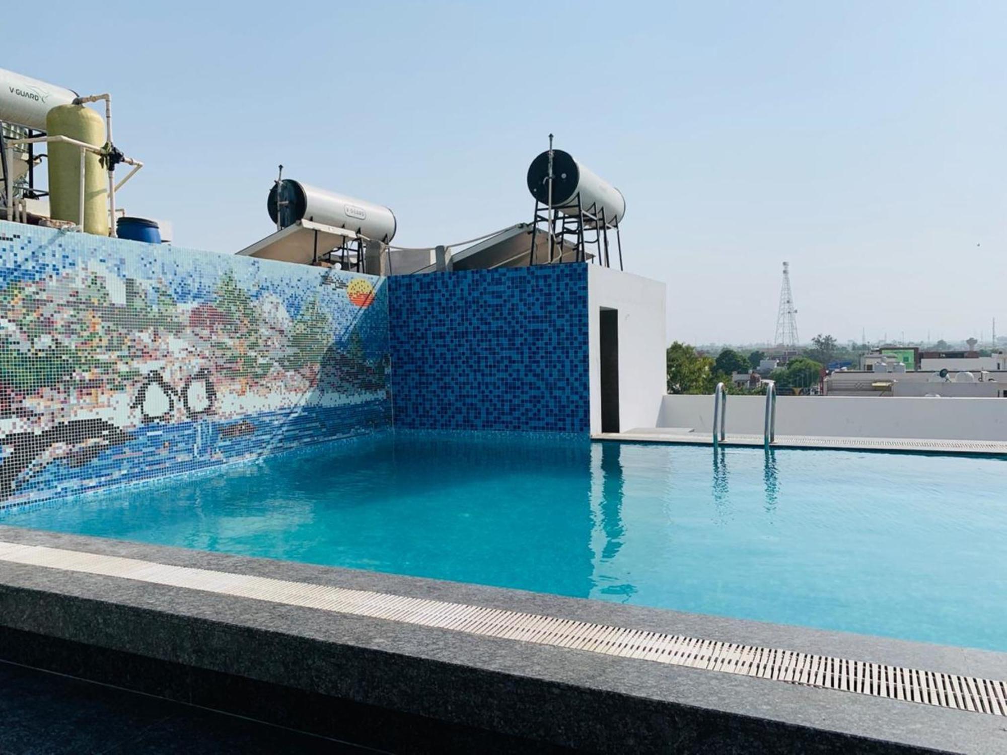 Hotel Royal Palace Hapur Ngoại thất bức ảnh