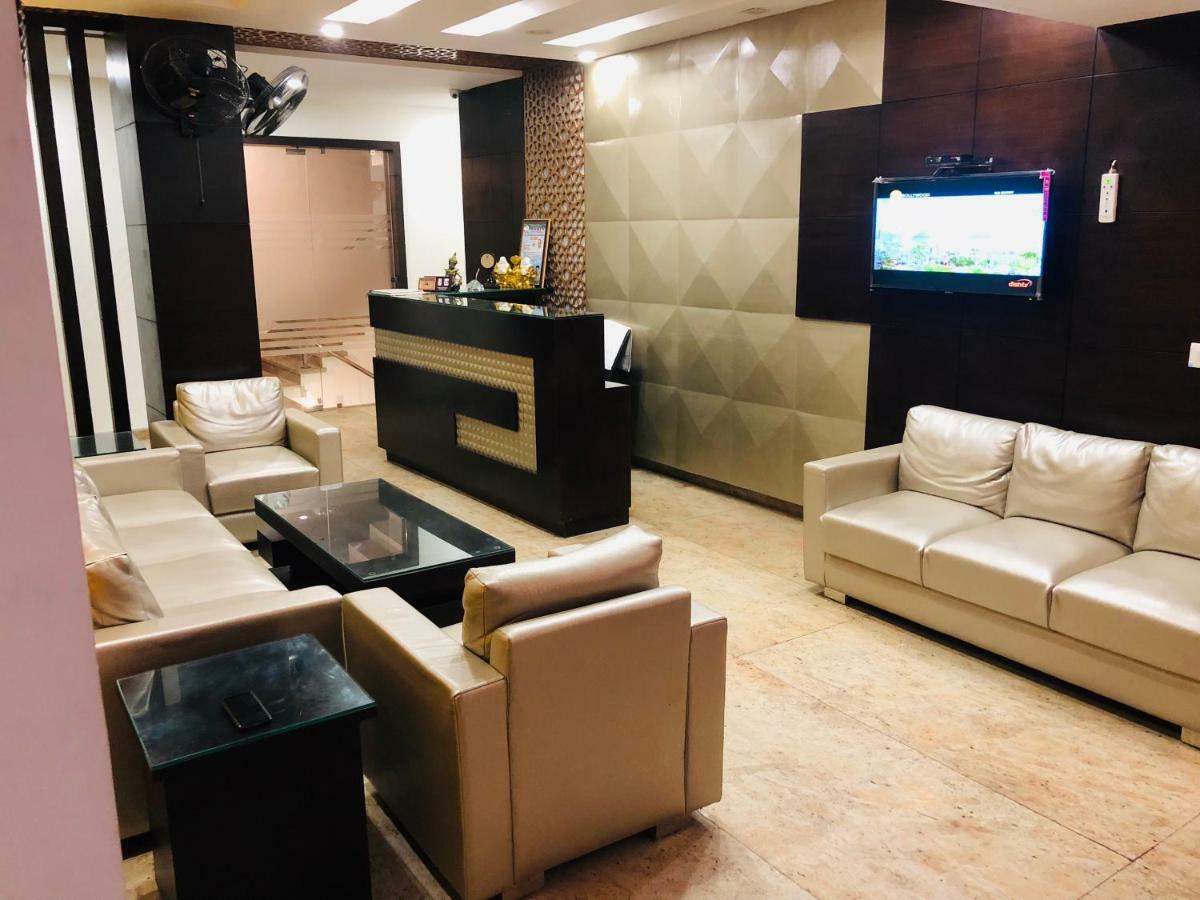 Hotel Royal Palace Hapur Ngoại thất bức ảnh
